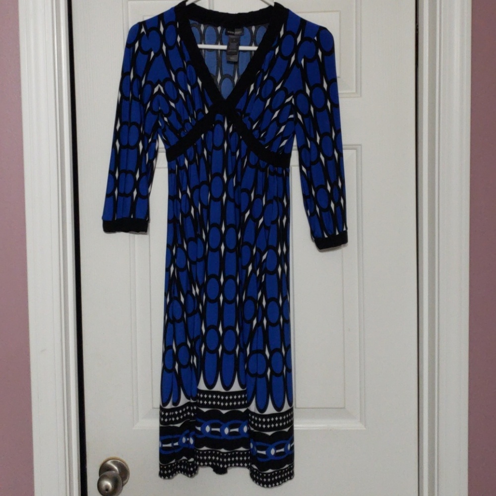 Size 6 Bisou Bisou mid length dress